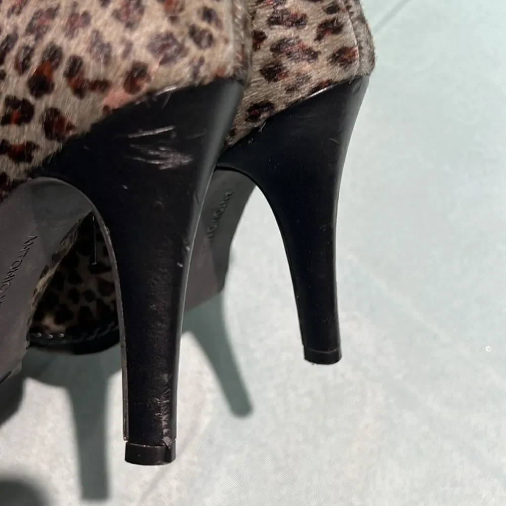Antonio Melani Ankle Booties Leopard‎ Print Size 6.5.  B54
